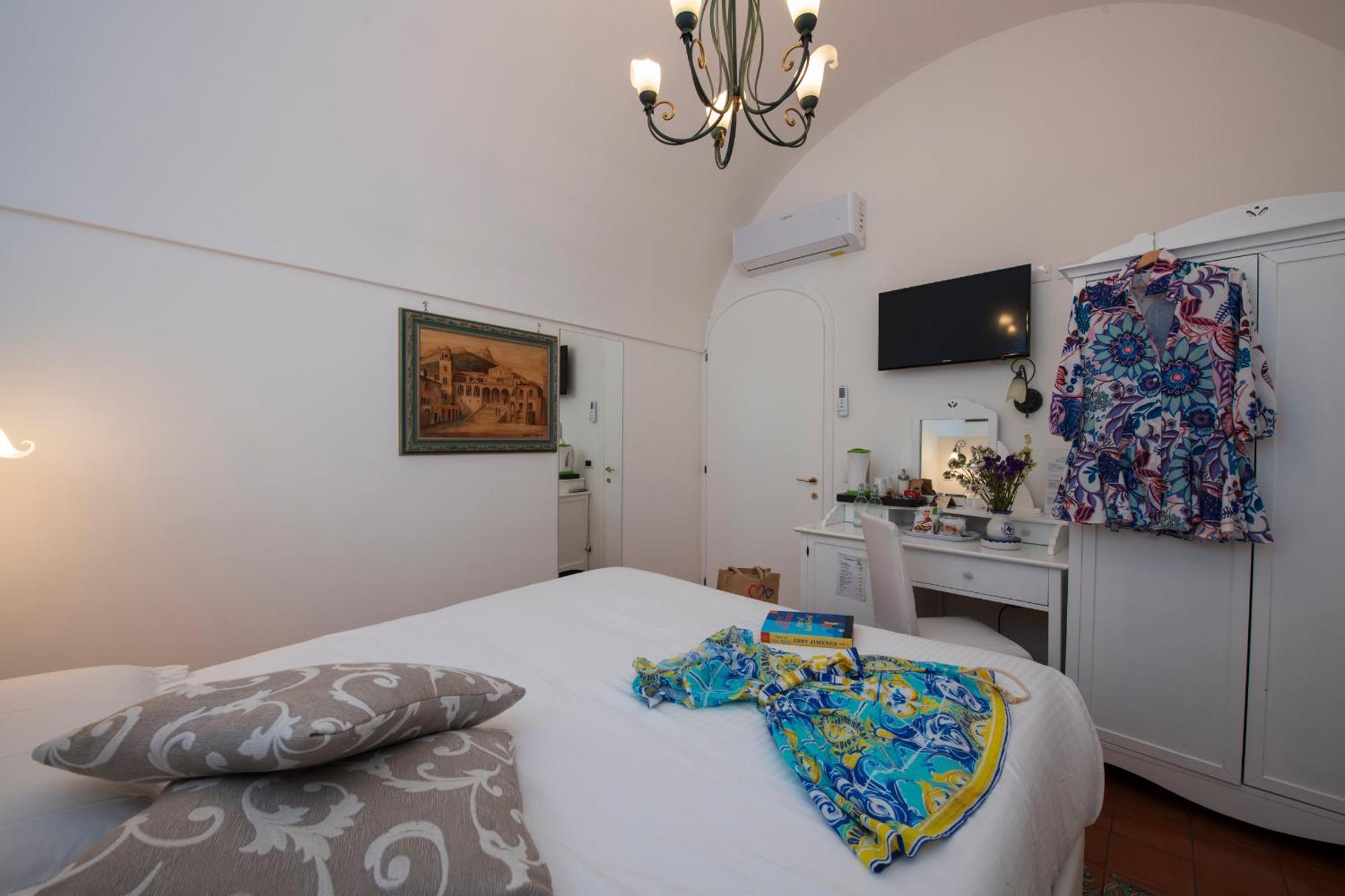 Aparthotel Antica Repubblica In Amalfi Center At 100Mt From The Sea Eksteriør billede
