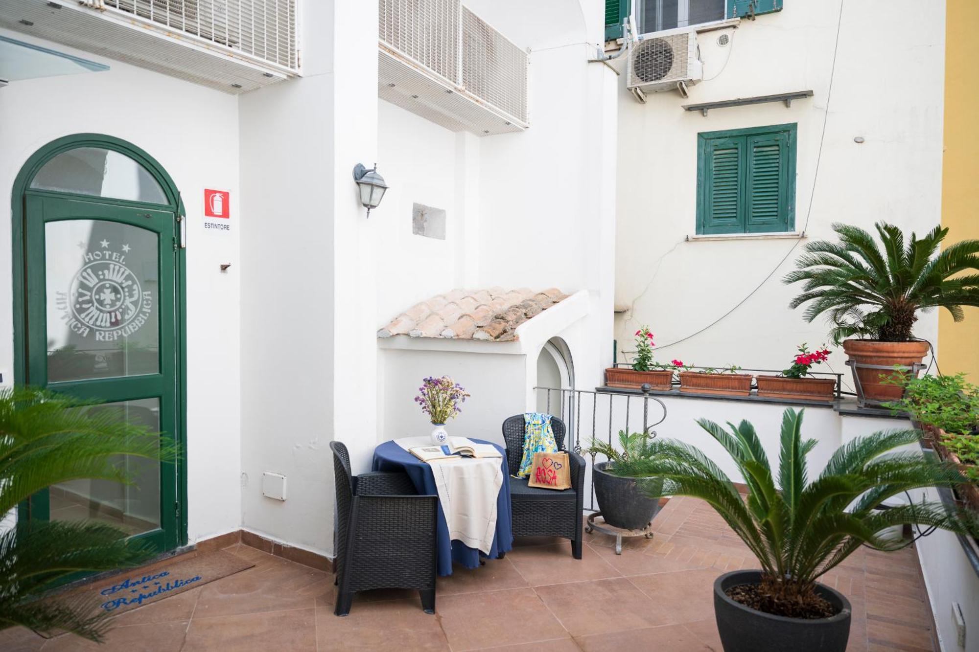 Aparthotel Antica Repubblica In Amalfi Center At 100Mt From The Sea Eksteriør billede